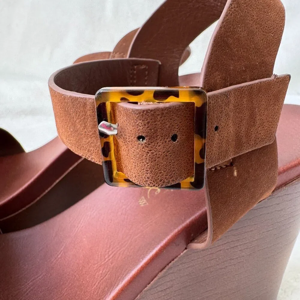 Altar'd State Serah Wedge Sandals Cognac Tortoise Buckle Size 8.5
